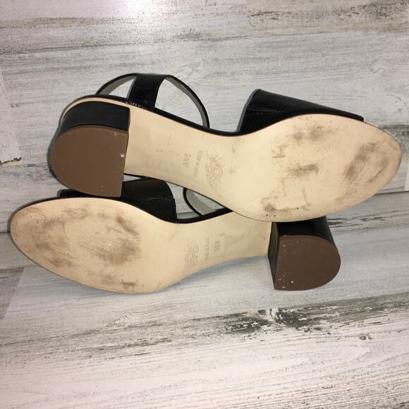 Black Women's Heeled Sandals - Picture 7 of 10